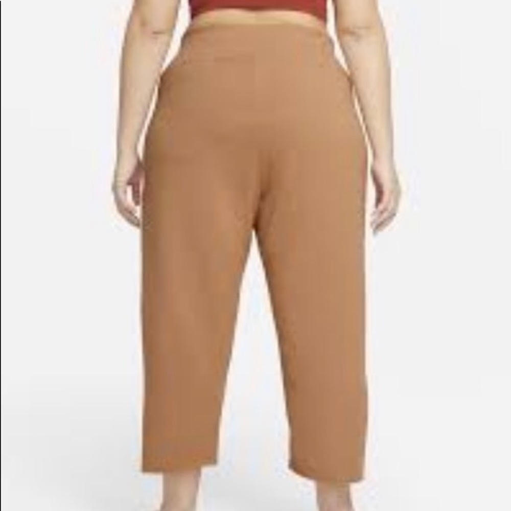 Nike Yoga Luxe Fleece Lined Cropped Pants - Picture 3 of 16
